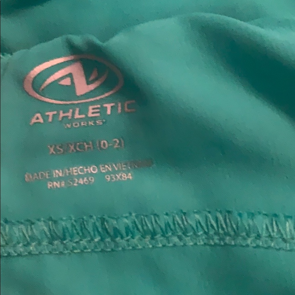 Active short - Picture 2 of 4